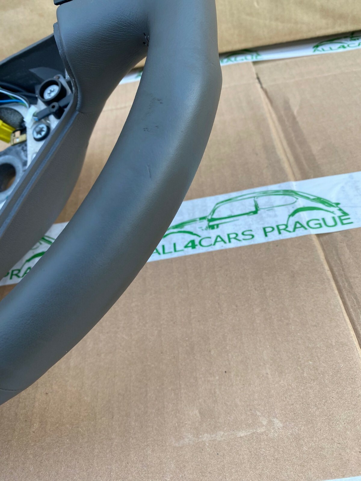 AUDI A4,A6,A8 LEDER LENKRAD SPORT 3 SPEICHEN PERFORIERT GRAU 8E0124A ORIGINAL - Obrázek 3