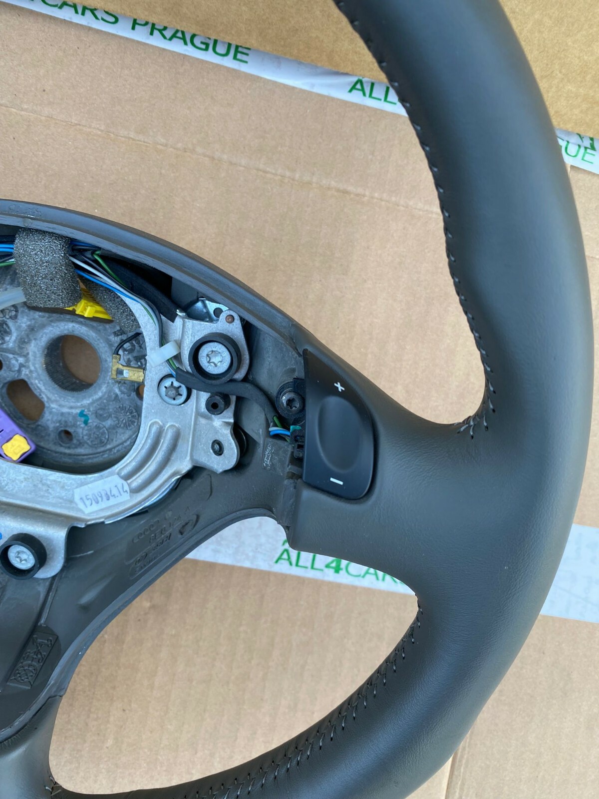 AUDI A4,A6,A8 LEDER LENKRAD SPORT 3 SPEICHEN PERFORIERT GRAU 8E0124A ORIGINAL - Obrázek 9