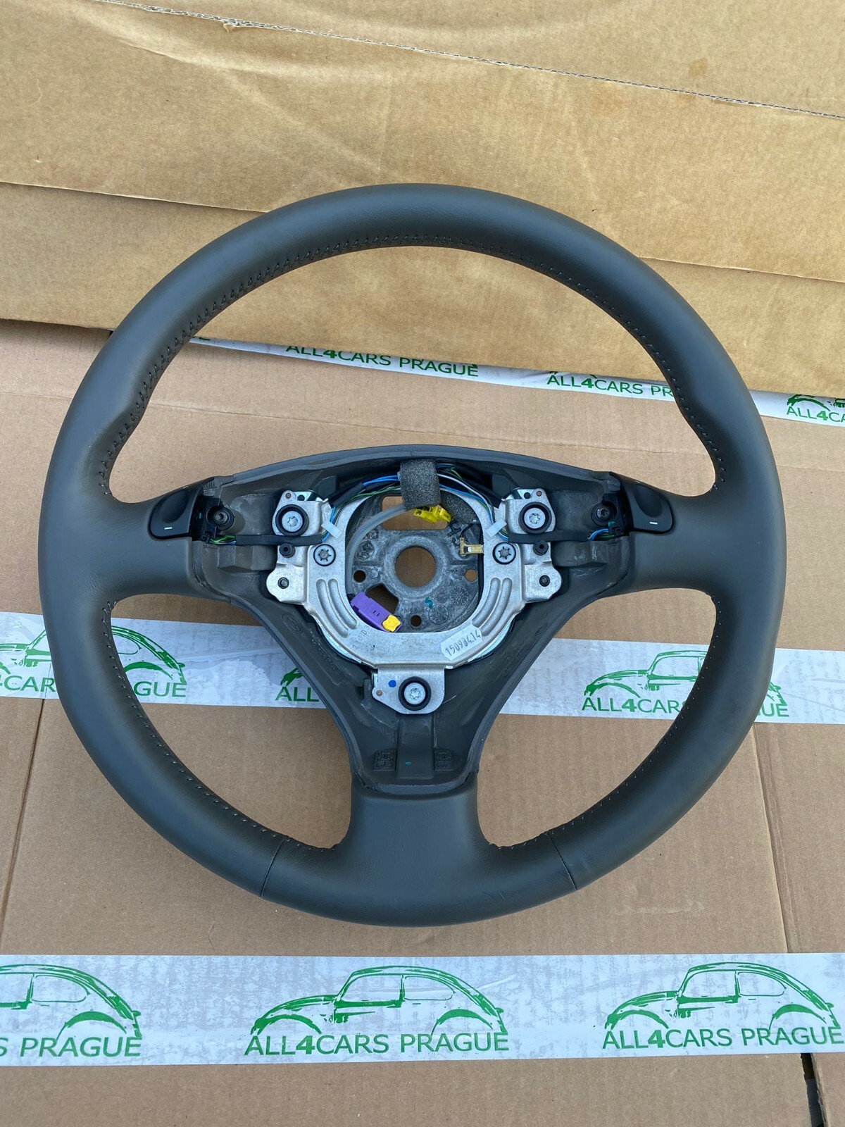 AUDI A4,A6,A8 LEDER LENKRAD SPORT 3 SPEICHEN PERFORIERT GRAU 8E0124A ORIGINAL