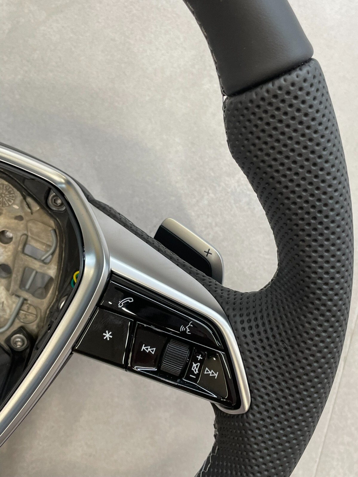 AUDI A6 S6 A7 S7 C8 4K AUDI S SPORT LEDER LENKRAD ABGEFLACHT GELOCHT FAST NEU ! - Obrázek 8