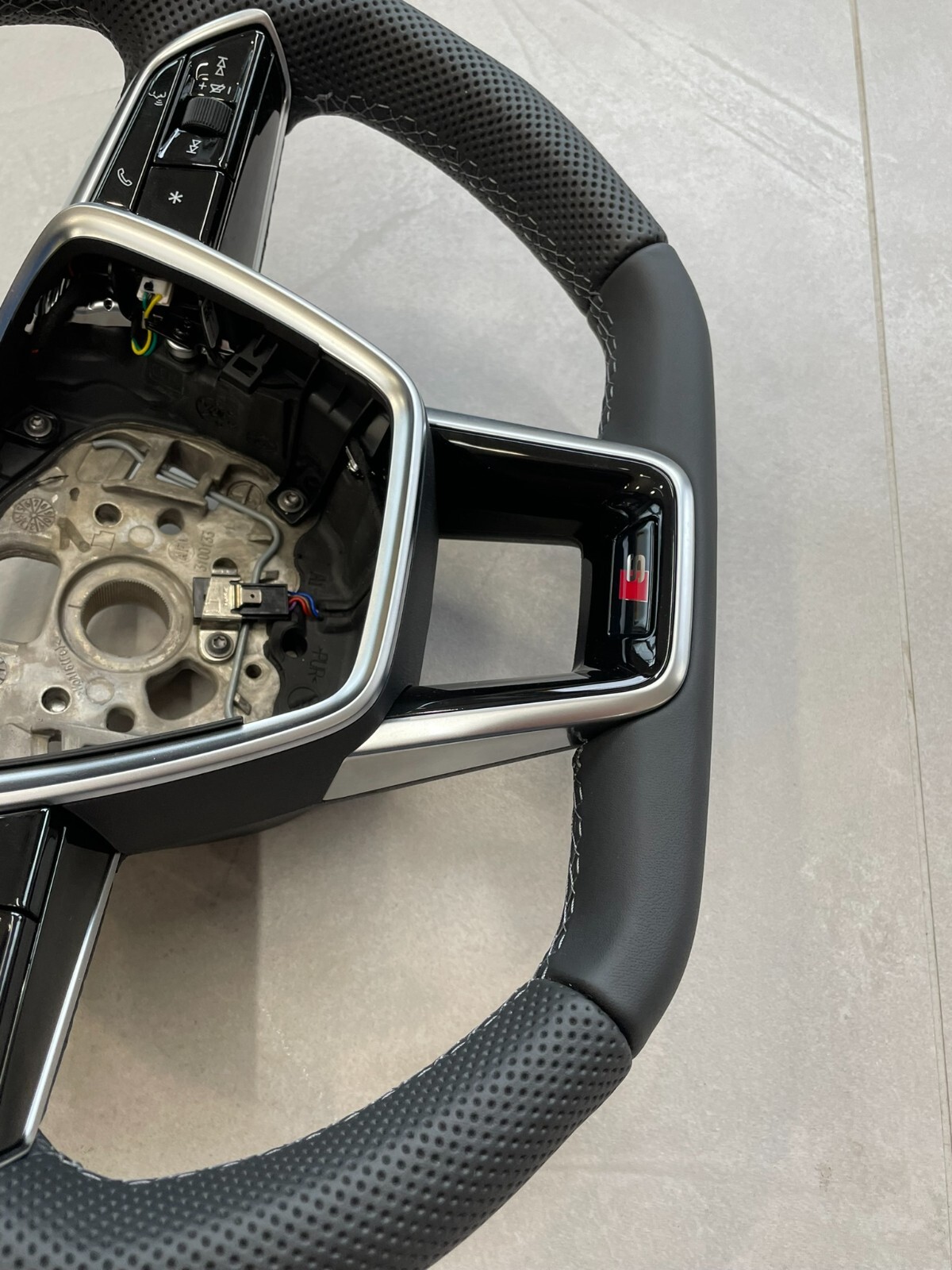 AUDI A6 S6 A7 S7 C8 4K AUDI S SPORT LEDER LENKRAD ABGEFLACHT GELOCHT FAST NEU ! - Obrázek 10
