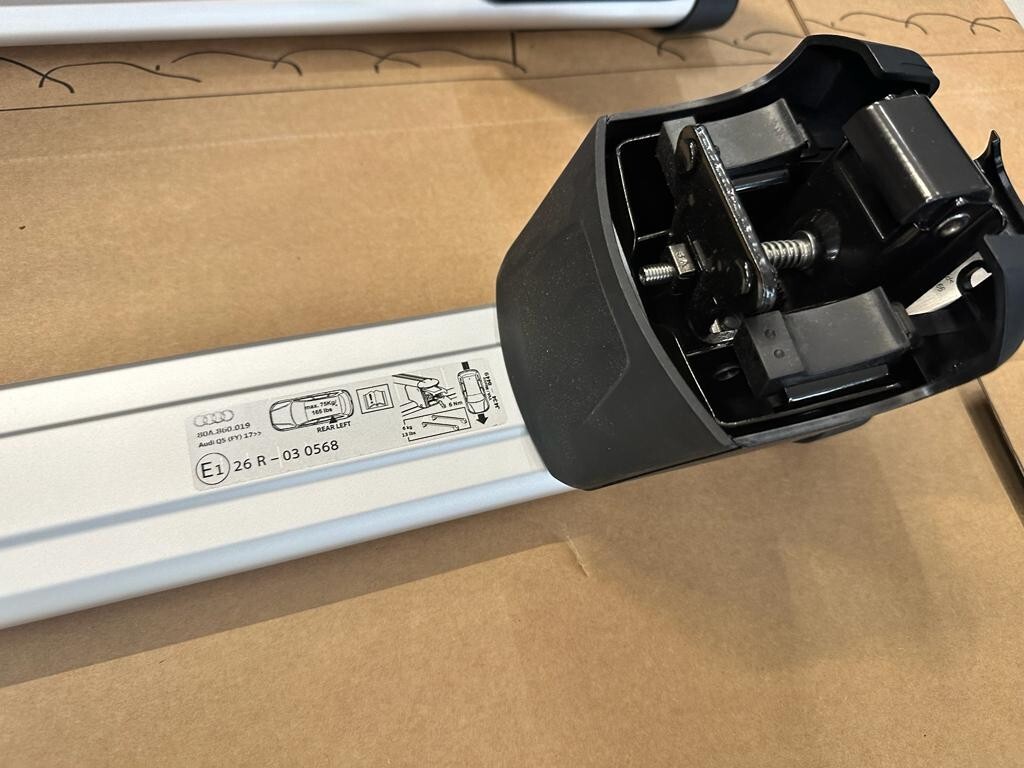 AUDI Q5 SATZ DACHTRÄGER MIT DACHSCHIENEN 80A860019 ORIGINAL NEU!!! - Obrázek 13