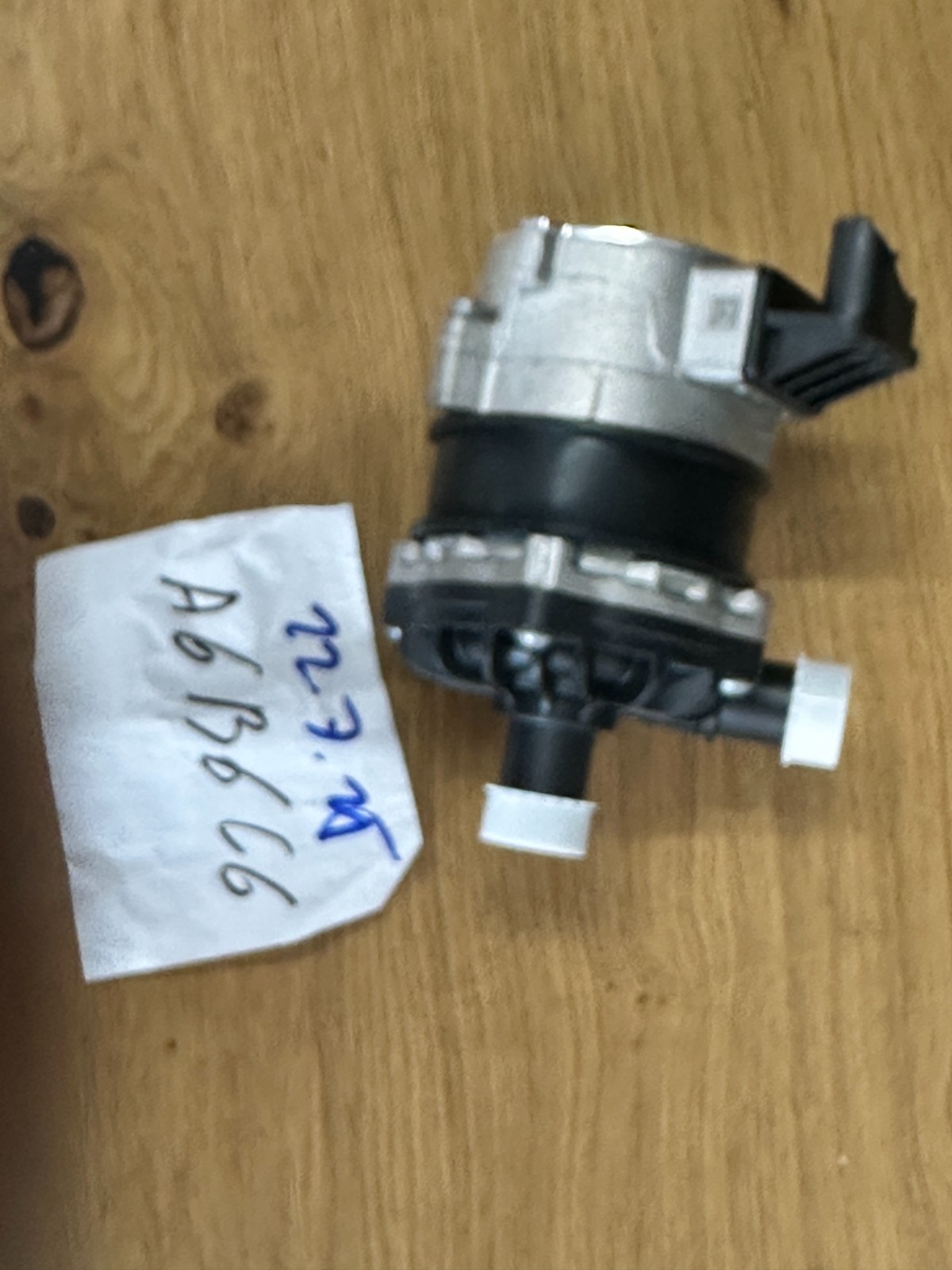 AUDI Q7, Q8 4M KÜHLMITTELPUMPE 4M0965567 ZUSATZ WASSERPUMPE ORIG.AUDI NEU TEIL!! - Obrázek 18