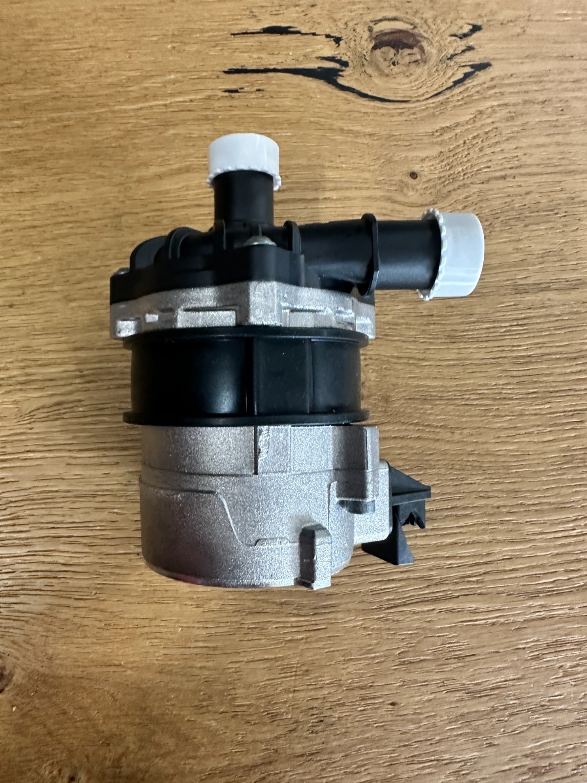 AUDI Q7, Q8 4M KÜHLMITTELPUMPE 4M0965567 ZUSATZ WASSERPUMPE ORIG.AUDI NEU TEIL!!