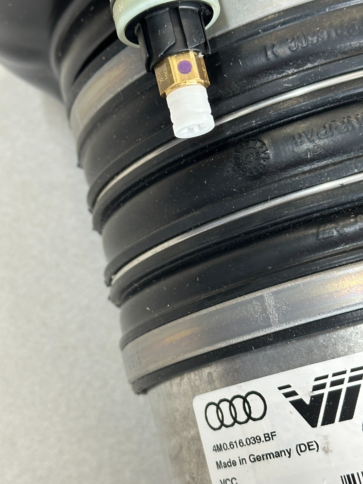 AUDI Q7, Q8, RSQ8 LUFT STOßDÄMPFER VORN L+R 4M0616039BB = 4M0616039BF SET - Obrázek 14