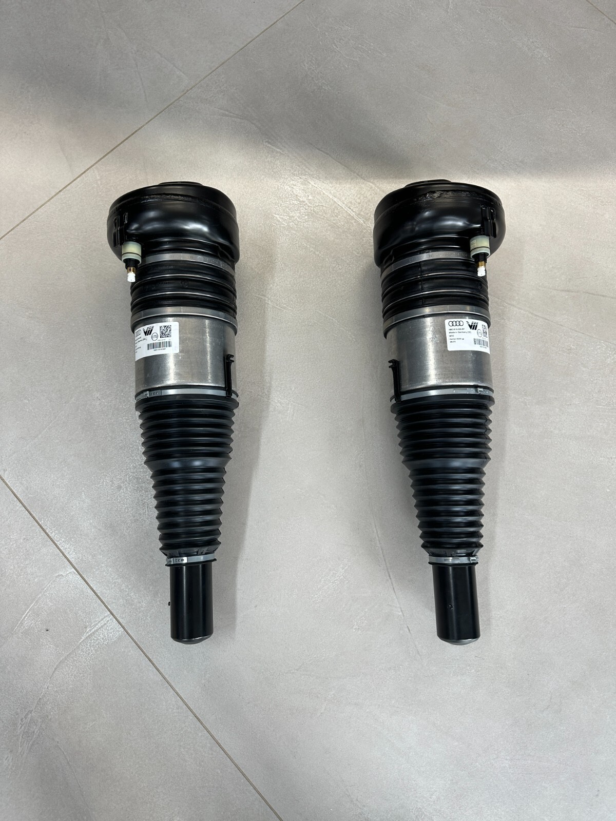 AUDI Q7, Q8, RSQ8 LUFT STOßDÄMPFER VORN L+R 4M0616039BB = 4M0616039BF SET - Obrázek 7