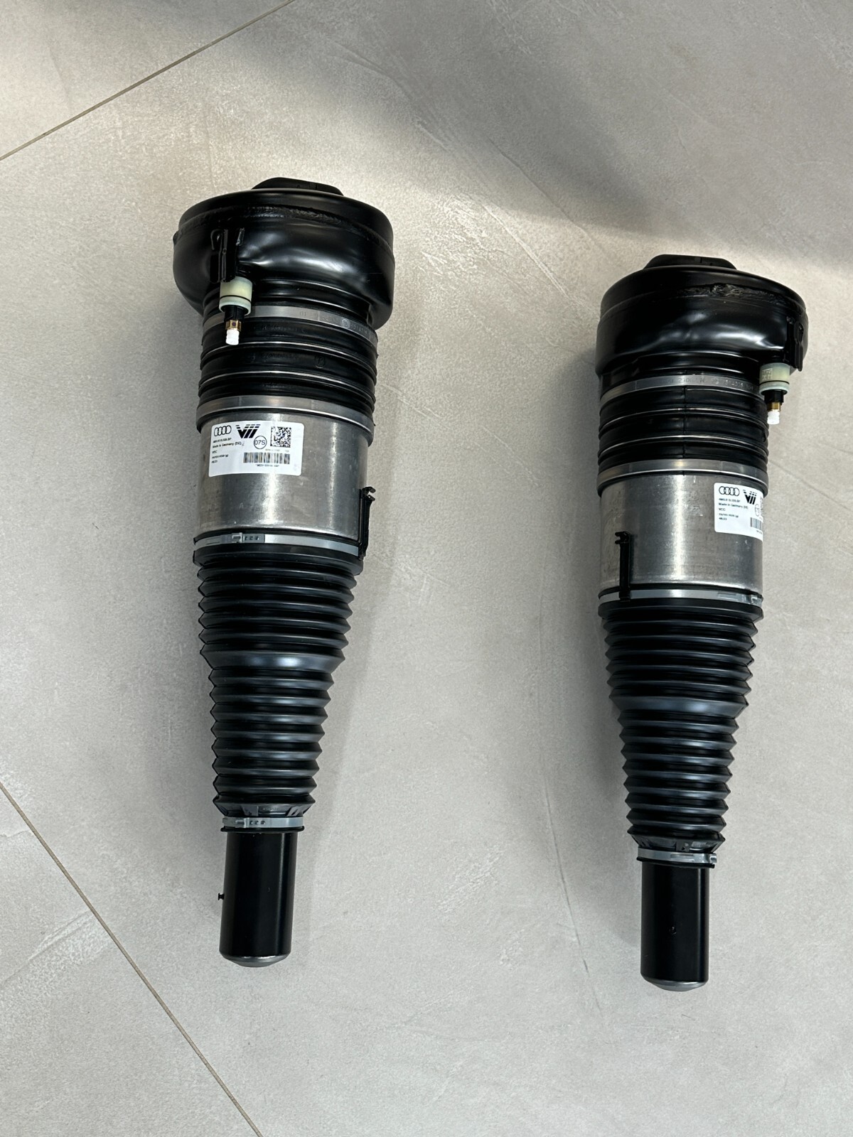 AUDI Q7, Q8, RSQ8 LUFT STOßDÄMPFER VORN L+R 4M0616039BB = 4M0616039BF SET - Obrázek 8