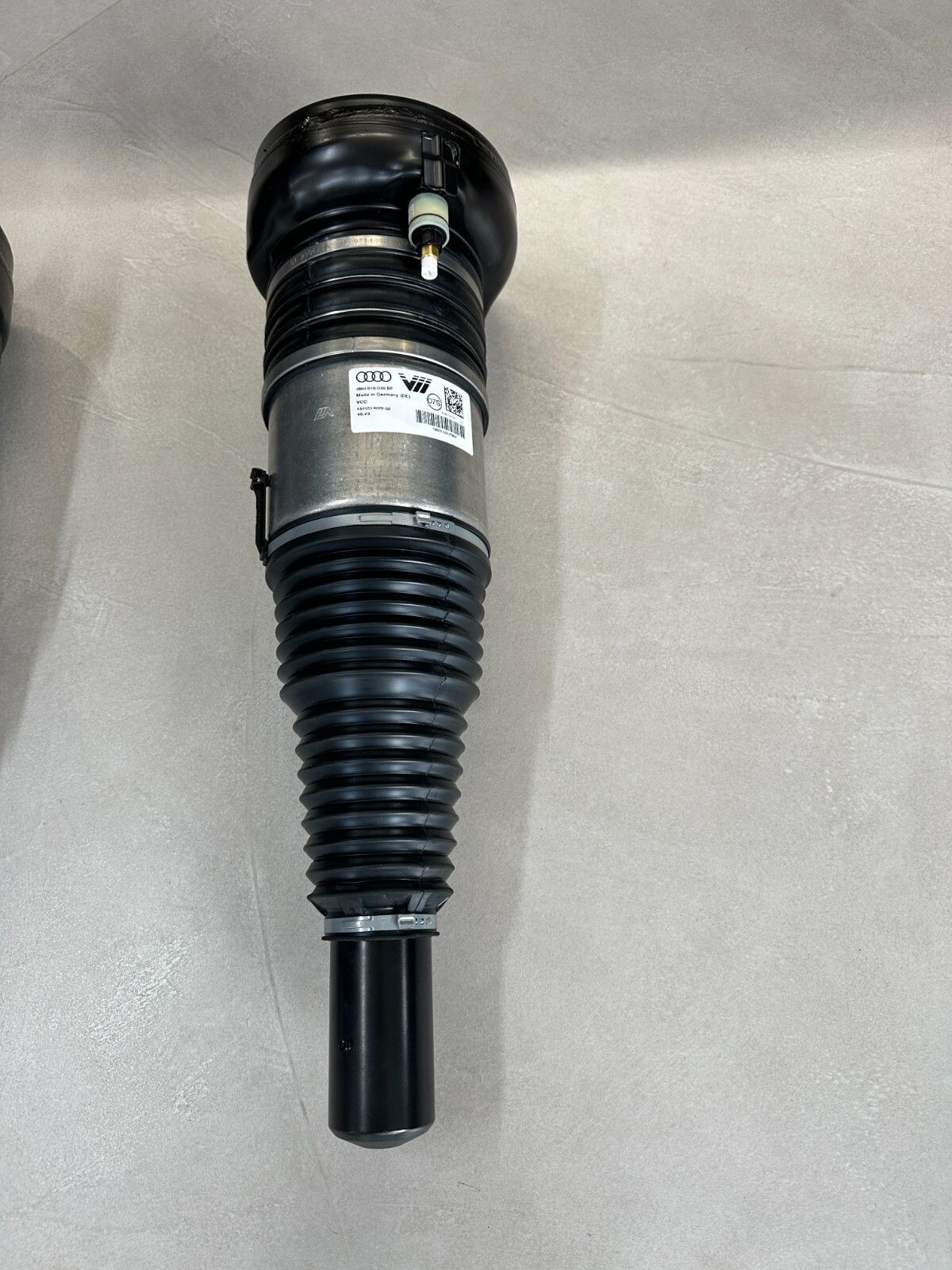 AUDI Q7, Q8, RSQ8 LUFT STOßDÄMPFER VORN L+R 4M0616039BB = 4M0616039BF SET - Obrázek 9