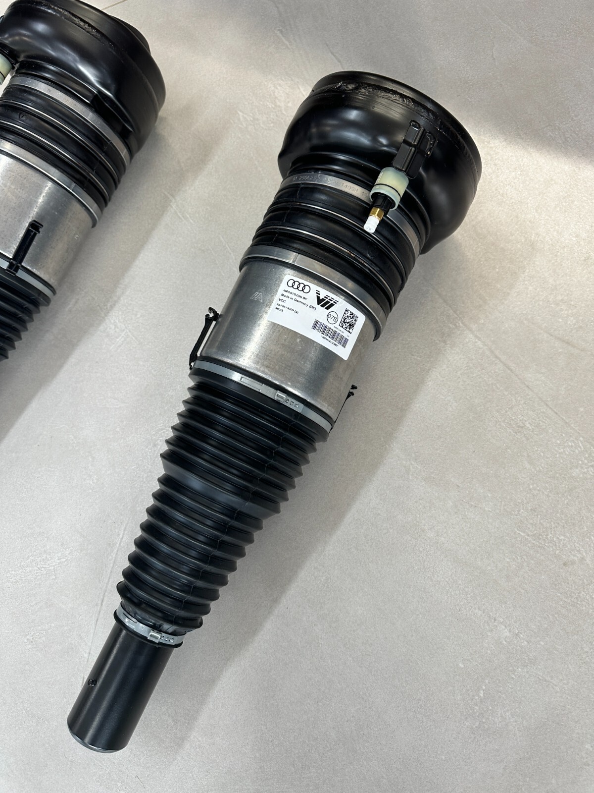 AUDI Q7, Q8, RSQ8 LUFT STOßDÄMPFER VORN L+R 4M0616039BB = 4M0616039BF SET - Obrázek 10