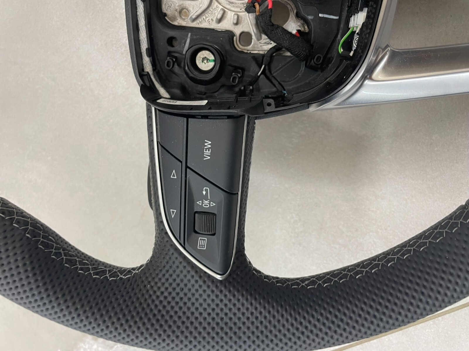 AUDI Q7 Q8 SPORT LEDER LENKRAD PERFORIERT BEHEIZT 4M8419091AL Fast Neu Test Car - Obrázek 16