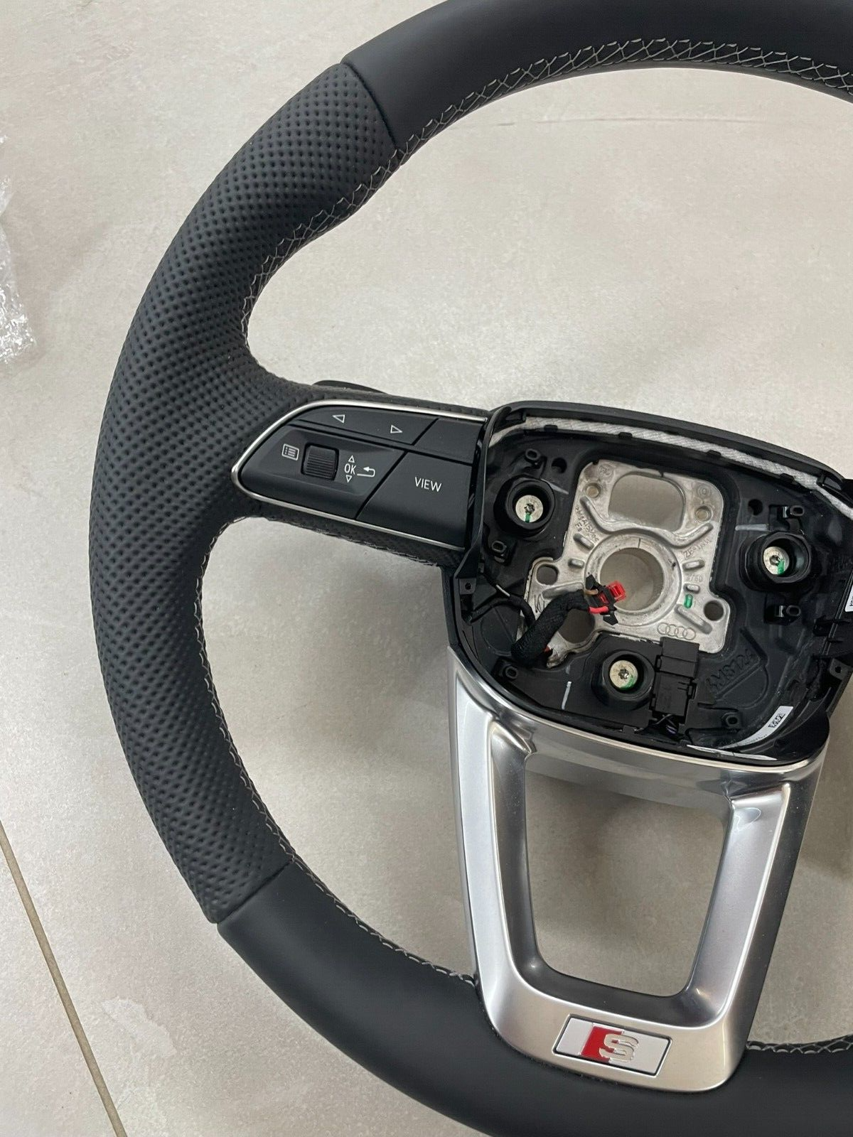 AUDI Q7 Q8 SPORT LEDER LENKRAD PERFORIERT BEHEIZT 4M8419091AL Fast Neu Test Car - Obrázek 4