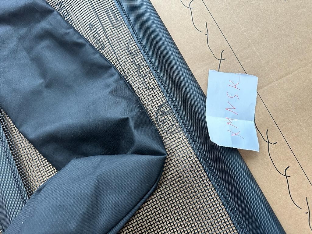 AUDI Q8 4M TRENNNETZ KOFFERRAUMNETZ HUNDESCHUTZ LADABDECKUNG 4M8861691 NEU ORIG. - Obrázek 6