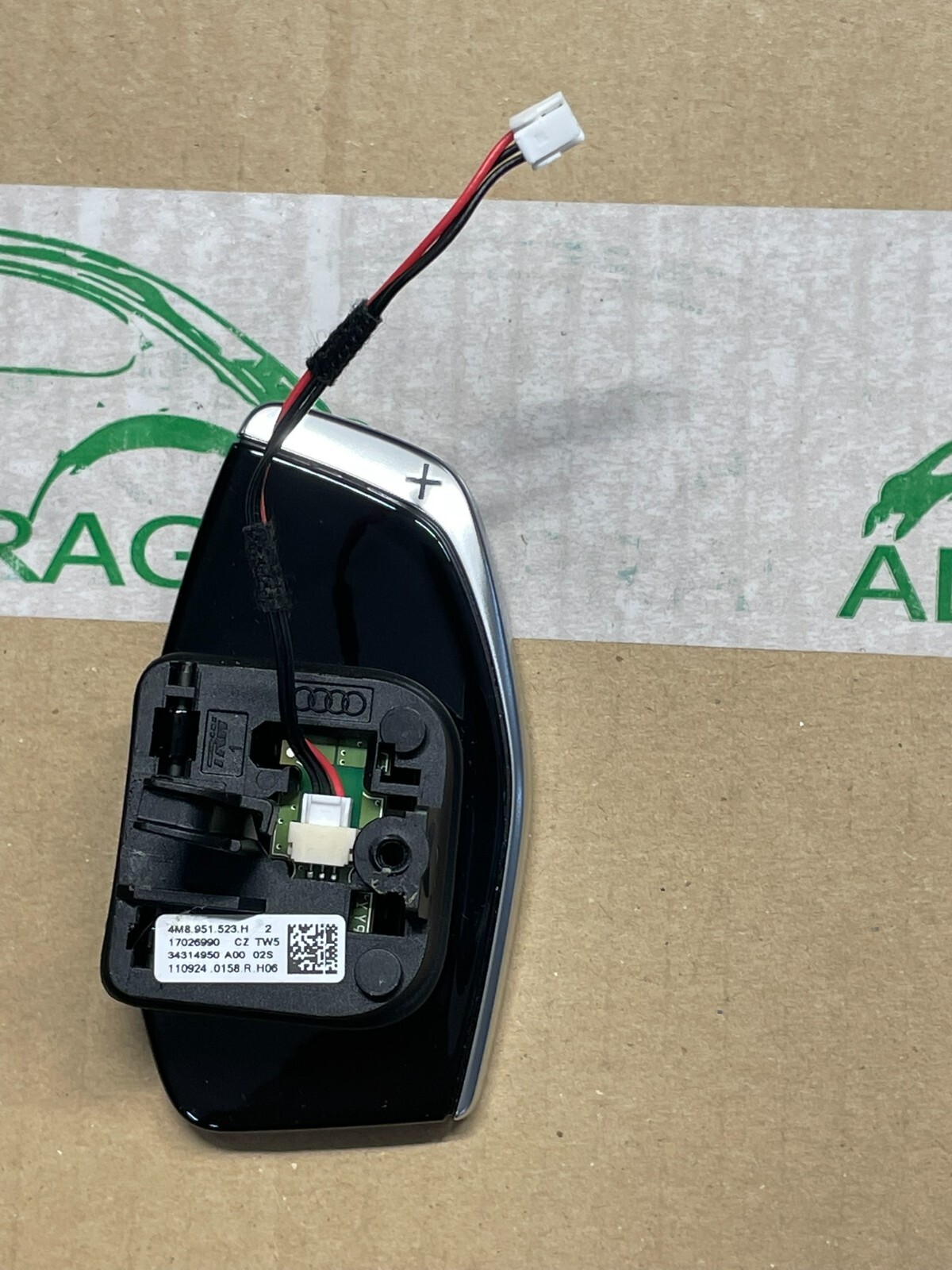 AUDI RS SCHALTWIPPEN GROSSEN RS PADELS Q3 Q5 Q7 Q8 SQ7 SQ8...4M8951523H ORIG NEU - Obrázek 11