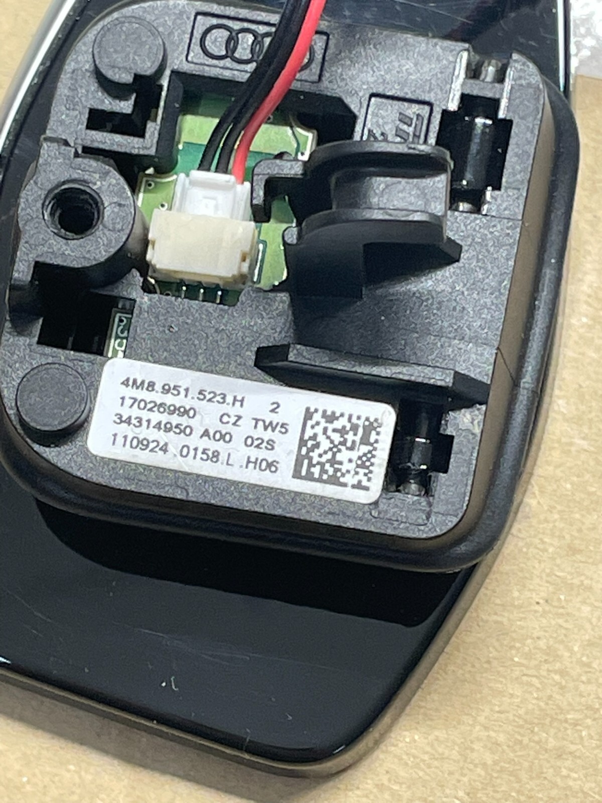 AUDI RS SCHALTWIPPEN GROSSEN RS PADELS Q3 Q5 Q7 Q8 SQ7 SQ8...4M8951523H ORIG NEU - Obrázek 16