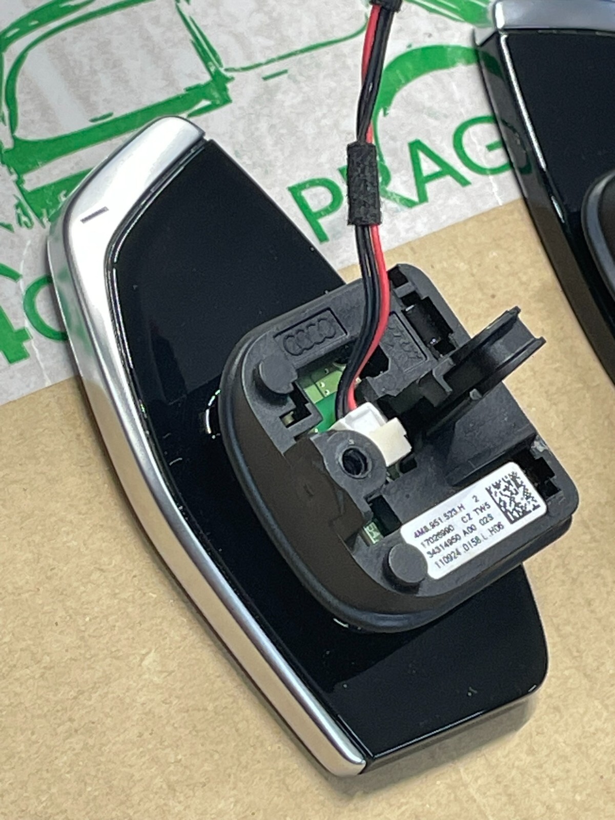 AUDI RS SCHALTWIPPEN GROSSEN RS PADELS Q3 Q5 Q7 Q8 SQ7 SQ8...4M8951523H ORIG NEU - Obrázek 8