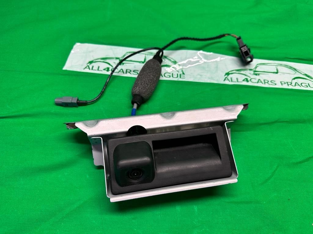 AUDI RÜCKFAHRKAMERA VIEW CAMERA 5N0827566AA 8T8827569A Fast Neu! Demont vom Test