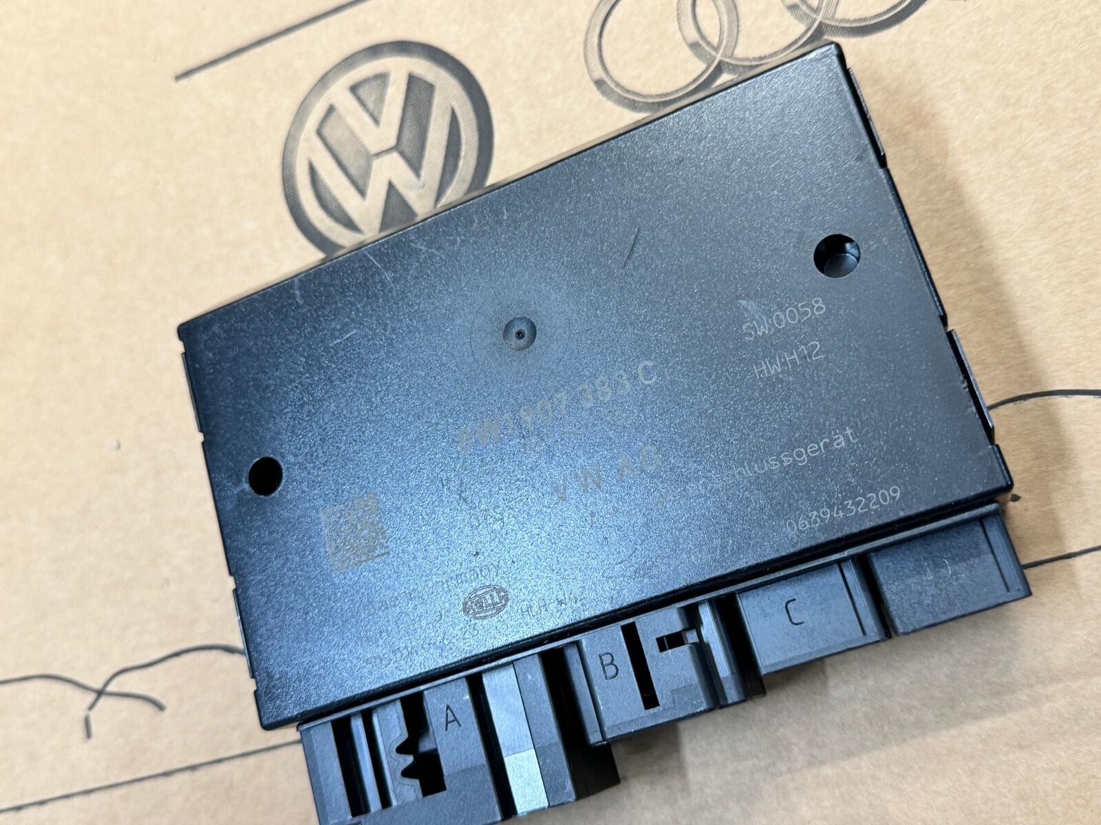 AUDI, VW TOUAREG ANHÄNGERKUPPLUNG STEUERGERÄT 8W1907383C ORIGINAL NEU!!! - Obrázek 13