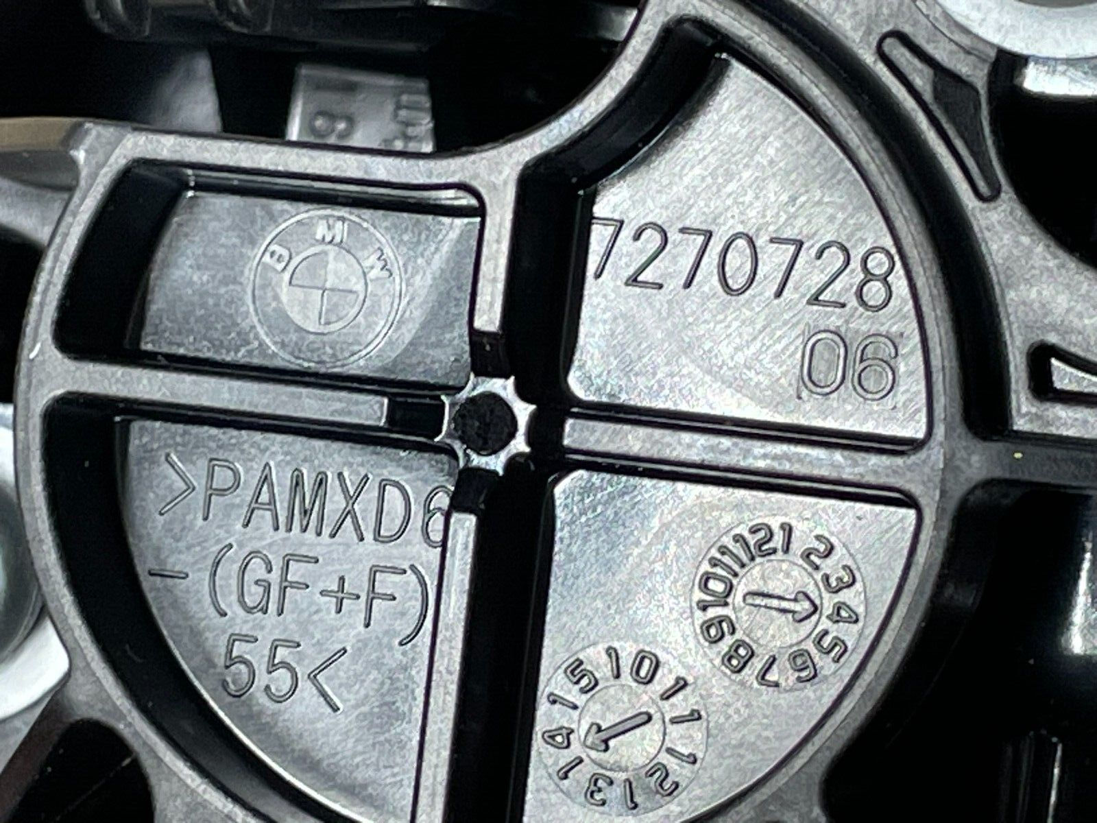 BMW 1 ER F20 HECKKLAPPE EMBLEMBETÄTIGUNG SCHLIESSSYSTEM 51247270728 TEST CAR BMW - Obrázek 15