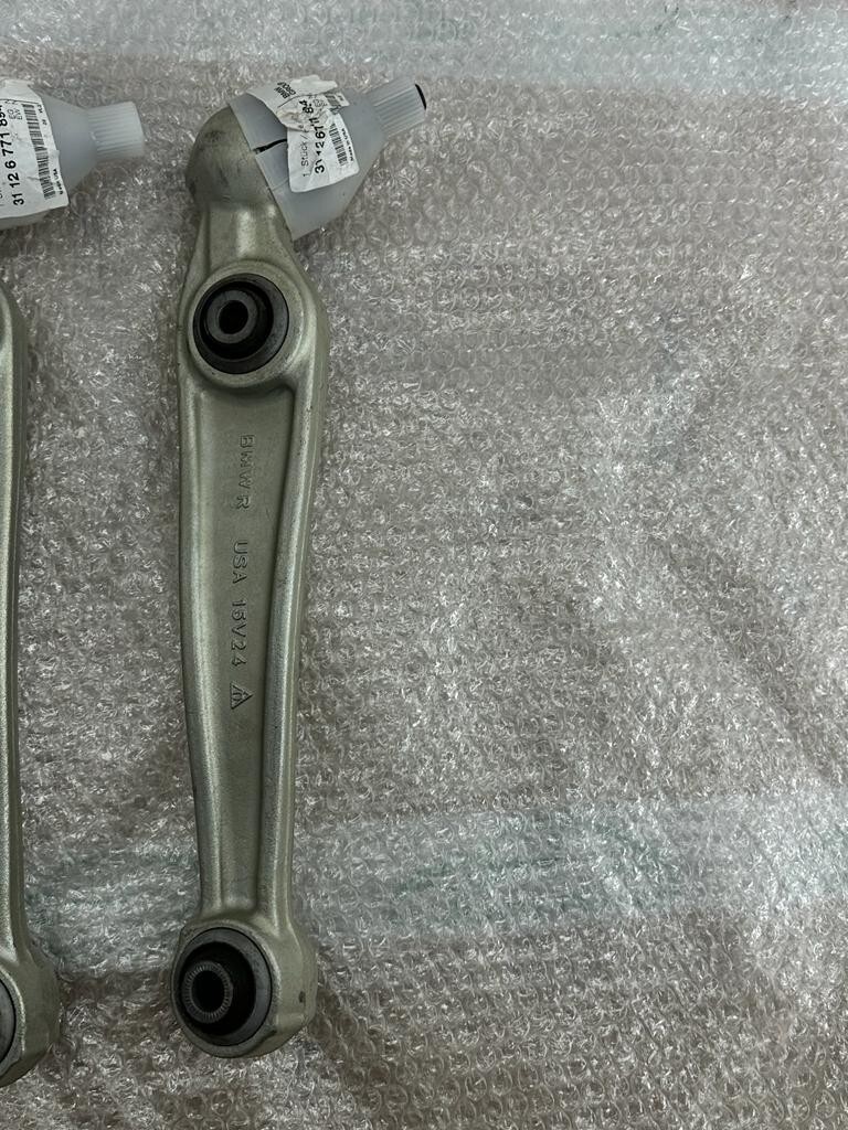 BMW X5 E70 X6 E71 E72 QUERLENKER UNTEN MIT GUMMILAGER RECHTS 31126771894 OE BMW - Obrázek 7