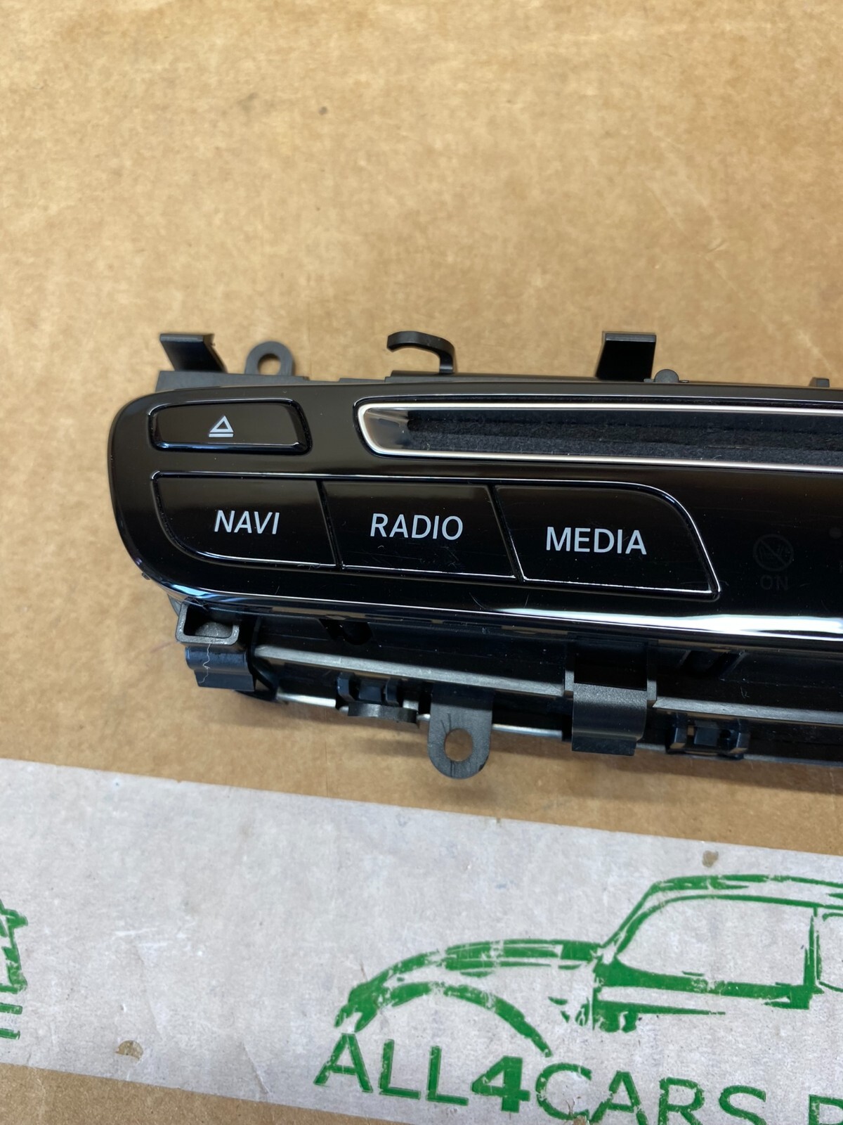 MERCEDES-BENZ C-KLASSE NAVIGATION RADIO MEDIA BEDIENFELD A2059055201 ORIG.NEU!! - Obrázek 3