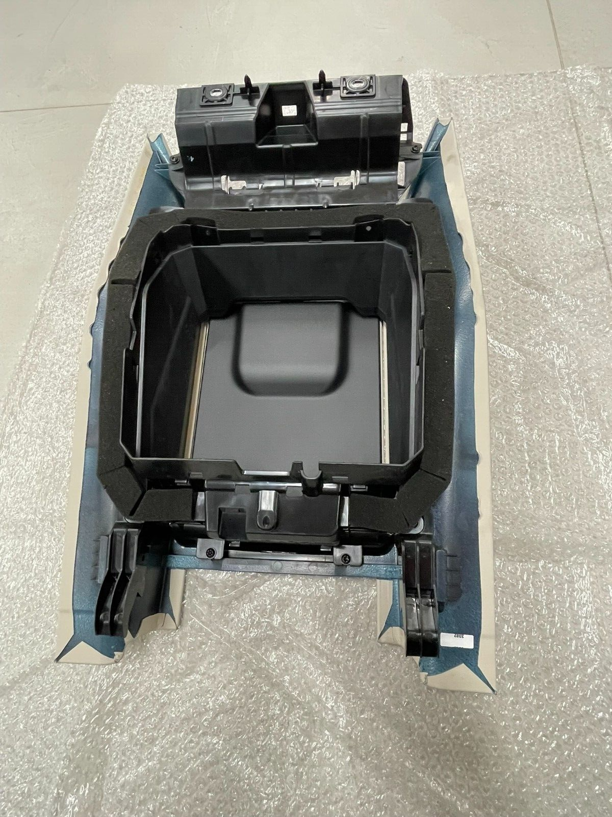 MERCEDES-BENZ S-KLASSE W223 V223 ABLAGEFACH A2239700701 MACCIATOBEIGE TEST WAGEN - Obrázek 16