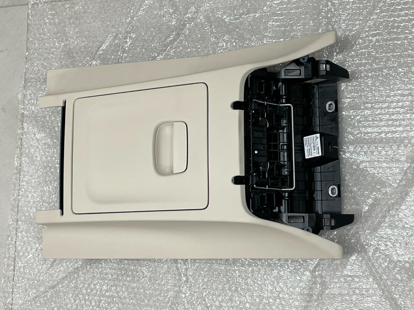 MERCEDES-BENZ S-KLASSE W223 V223 ABLAGEFACH A2239700701 MACCIATOBEIGE TEST WAGEN - Obrázek 5