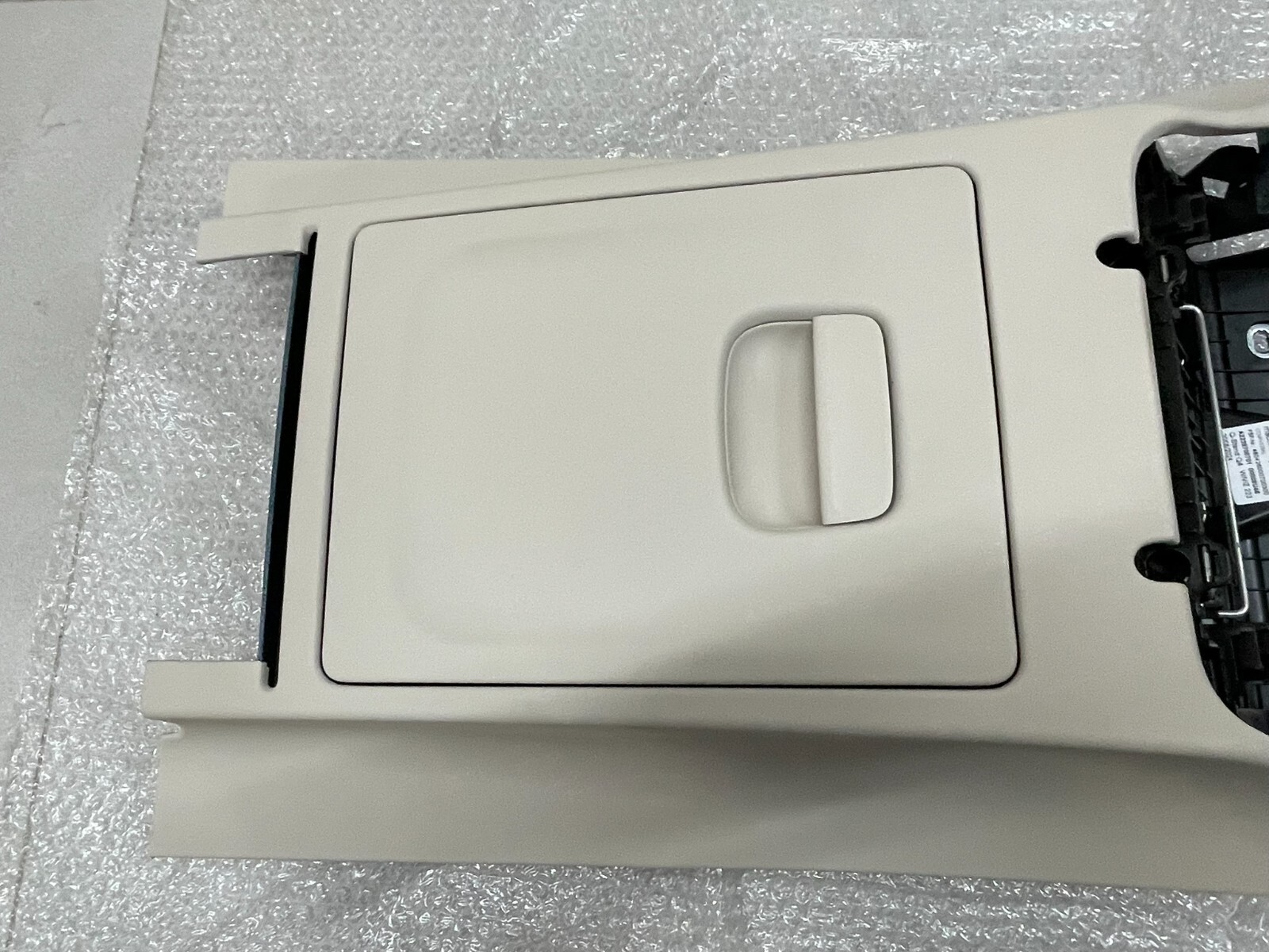 MERCEDES-BENZ S-KLASSE W223 V223 ABLAGEFACH A2239700701 MACCIATOBEIGE TEST WAGEN - Obrázek 7