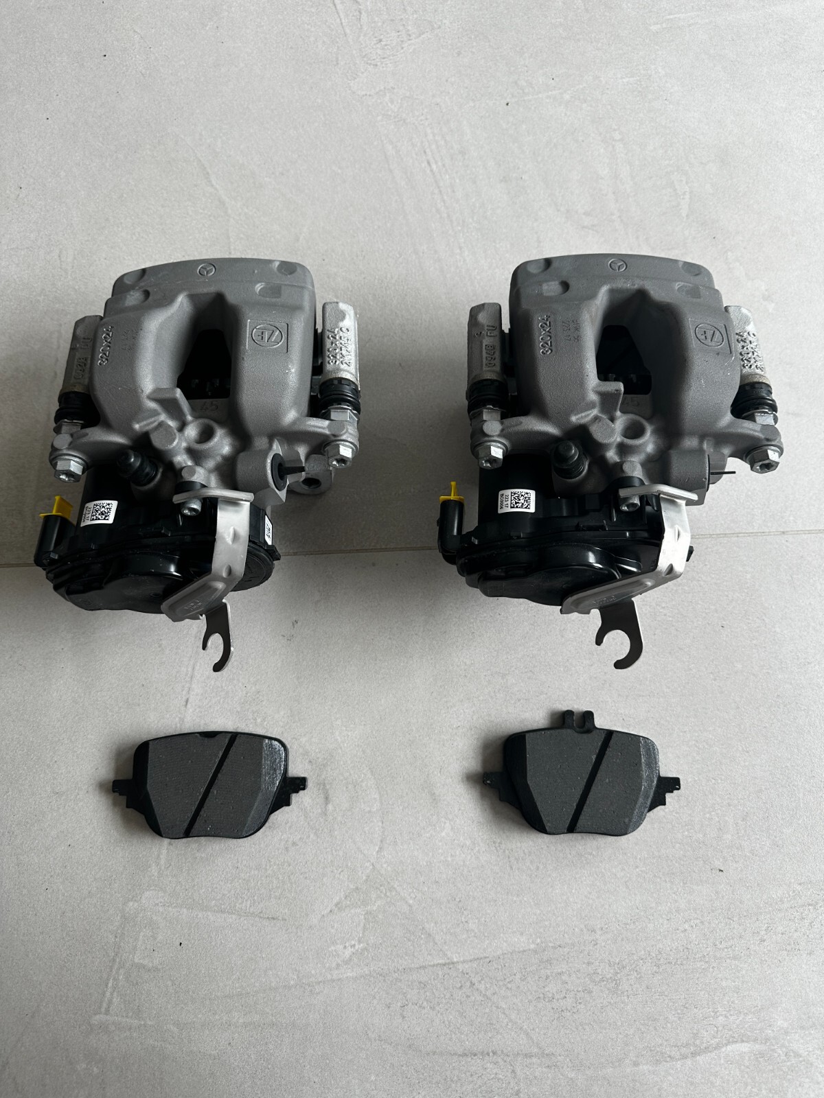 MERCEDES BREMSSATTEL HINTEN 300*22+BREMSBELEGE A0004239500LI-A0004239500 OE NEU - Obrázek 3