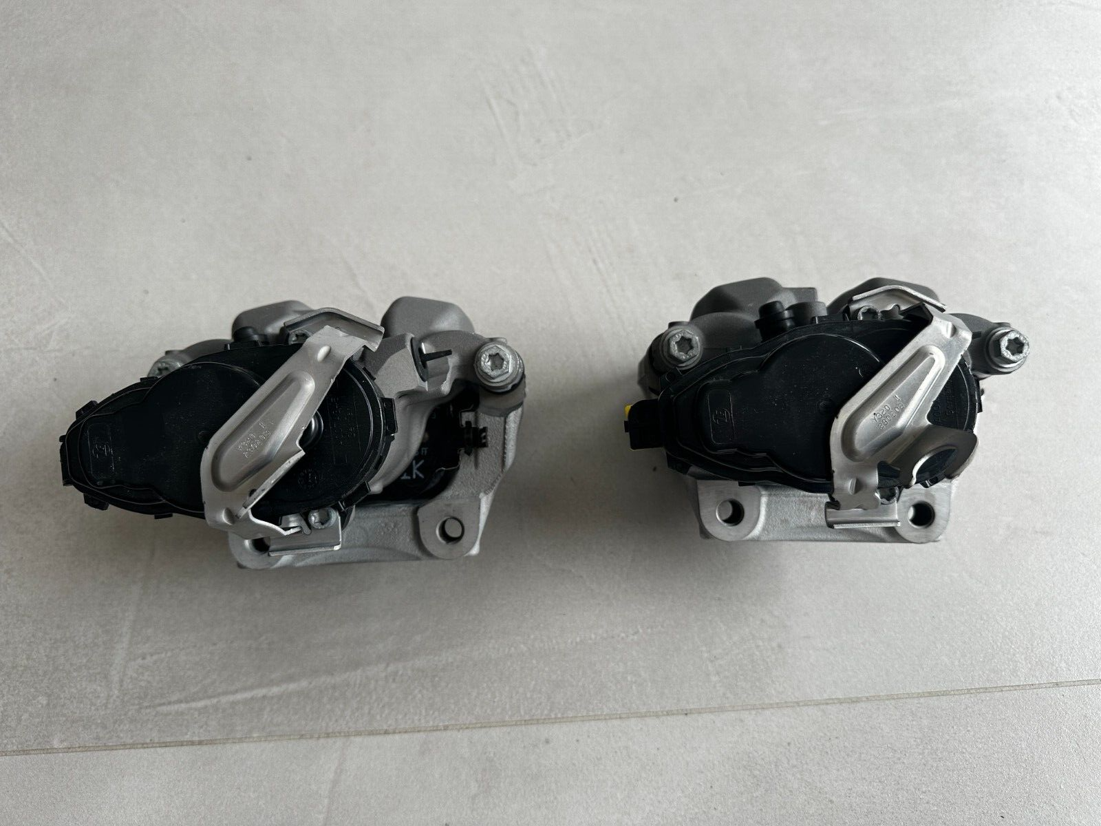 MERCEDES BREMSSATTEL HINTEN 300*22+BREMSBELEGE A0004239500LI-A0004239500 OE NEU - Obrázek 5