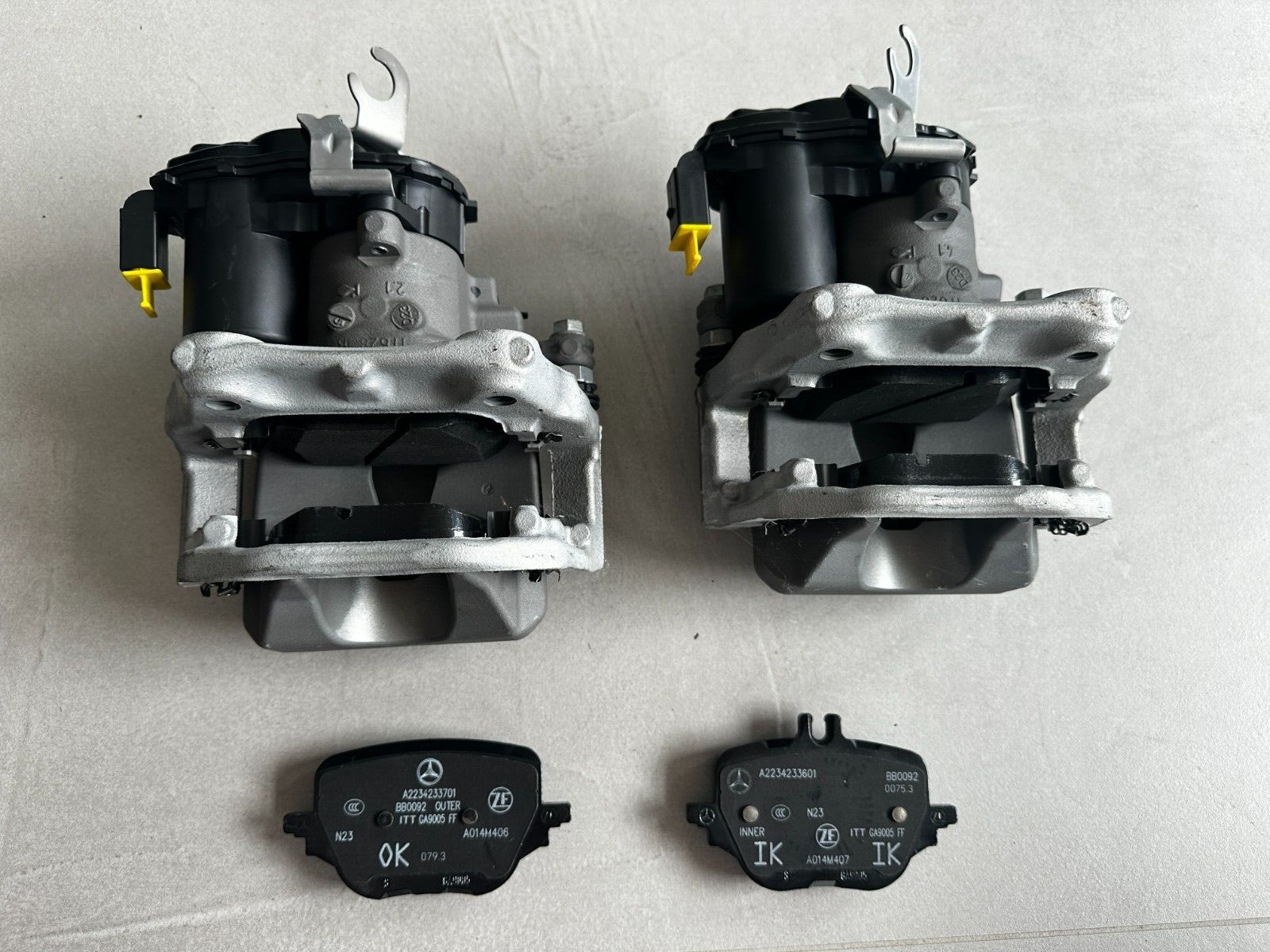 MERCEDES BREMSSATTEL HINTEN 300*22+BREMSBELEGE A0004239500LI-A0004239500 OE NEU - Obrázek 7