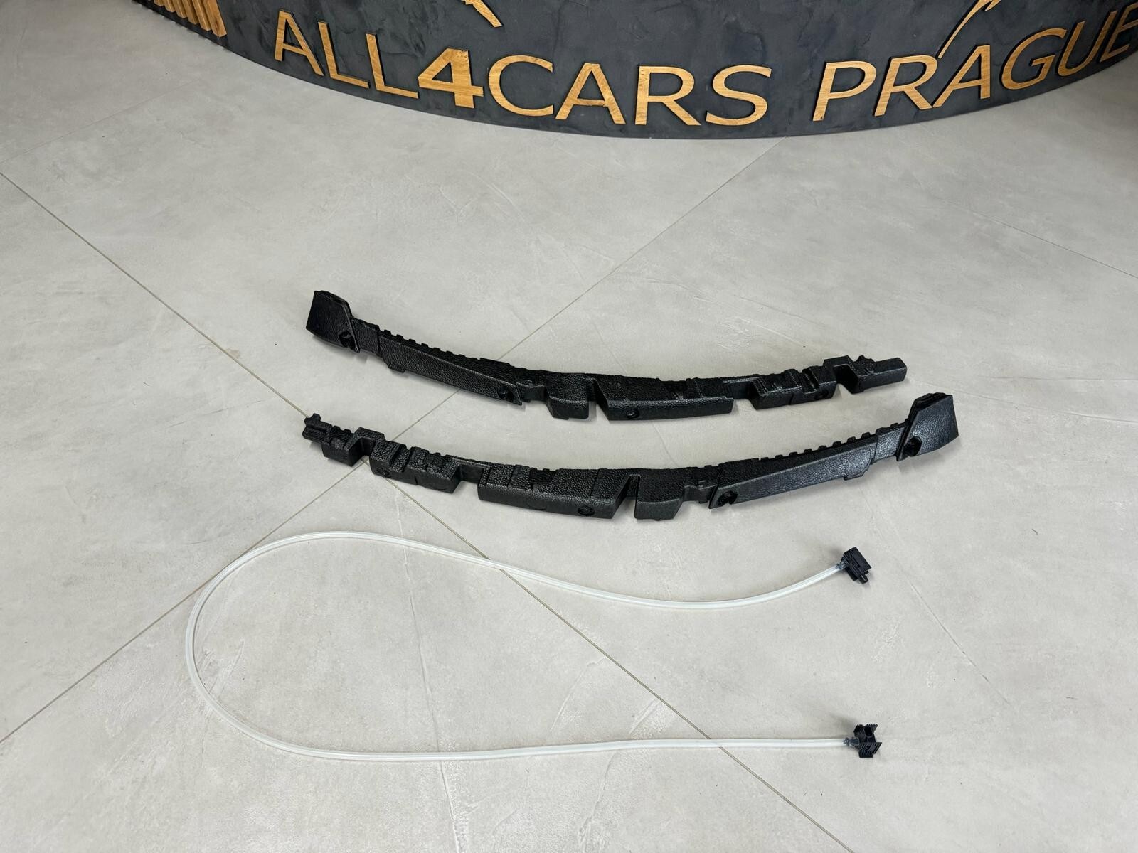 PORSCHE CAYENNE DRUCKSCHLAUCH FUSSGANGERSCHUTZ MIT SENZOR 4M0959121K STOSSFANGER