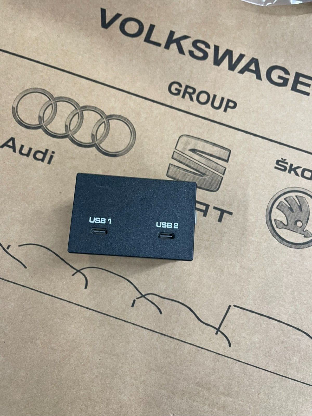 PORSCHE CAYENNE MACAN MULTIMEDIA SCHNITTSTELLE USB-C BUCHSEN 9Y0035736A Fast Neu - Obrázek 3