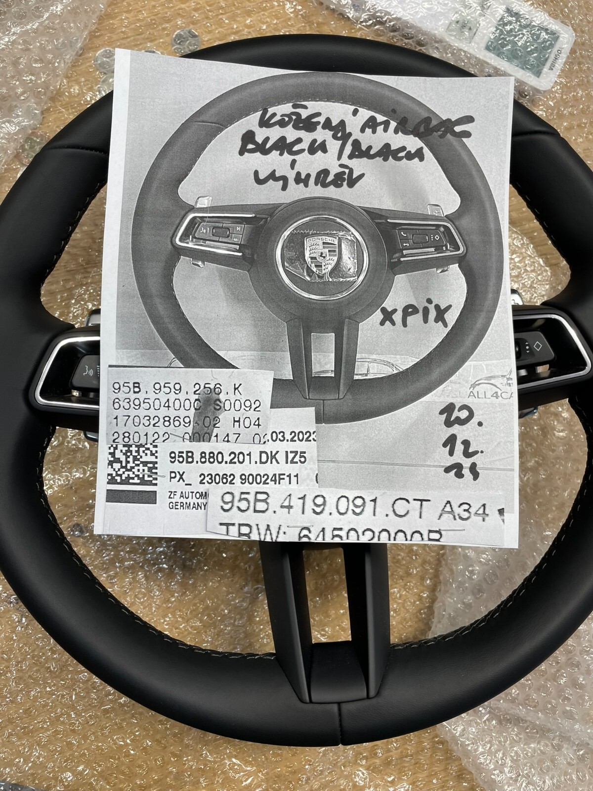 PORSCHE MACAN LENKRAD SPORT BEHEIZBAR KOMPLET LEDER 95B419091CT + 95B880201DK - Obrázek 25