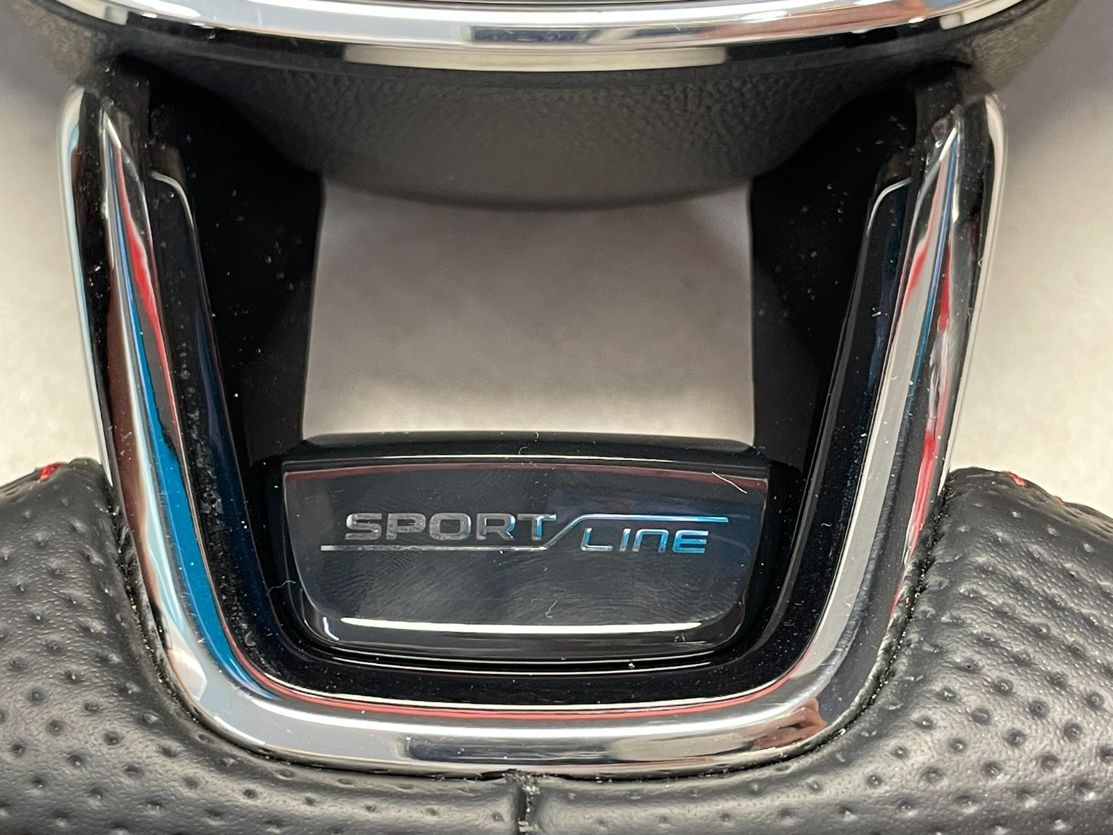 ŠKODA KODIAQ SUPERB SPORTLINE LENKRAD BEHEIZT ABGEFLACHT GELOCHT 5E3419093BB NEU - Obrázek 3