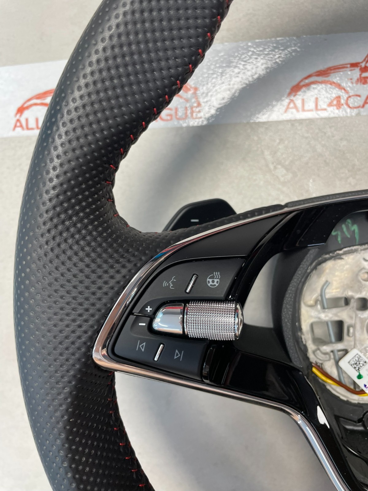 ŠKODA KODIAQ SUPERB SPORTLINE LENKRAD BEHEIZT ABGEFLACHT GELOCHT 5E3419093BB NEU - Obrázek 7