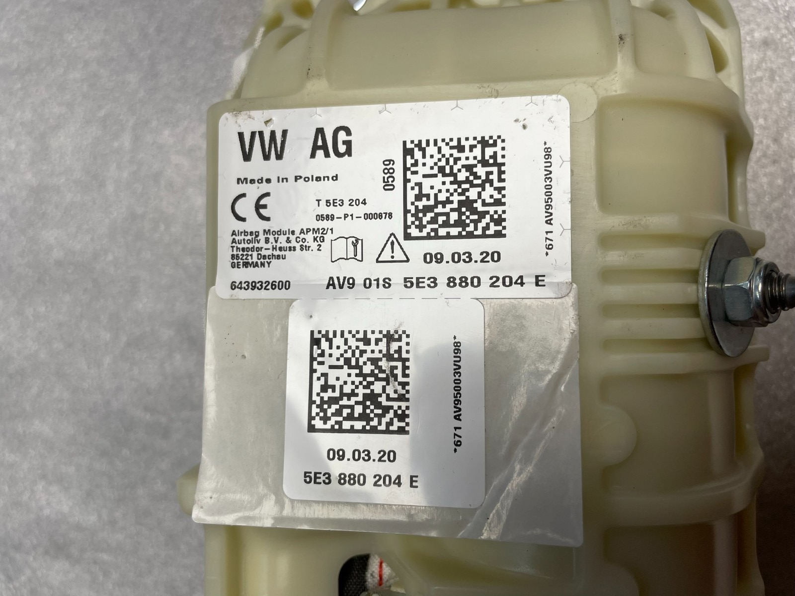 ŠKODA OCTAVIA 3 ARMATURENBRET SICHERHEITSTASCHE 5E3880204E 5E3880204F 5E3880204G - Obrázek 3