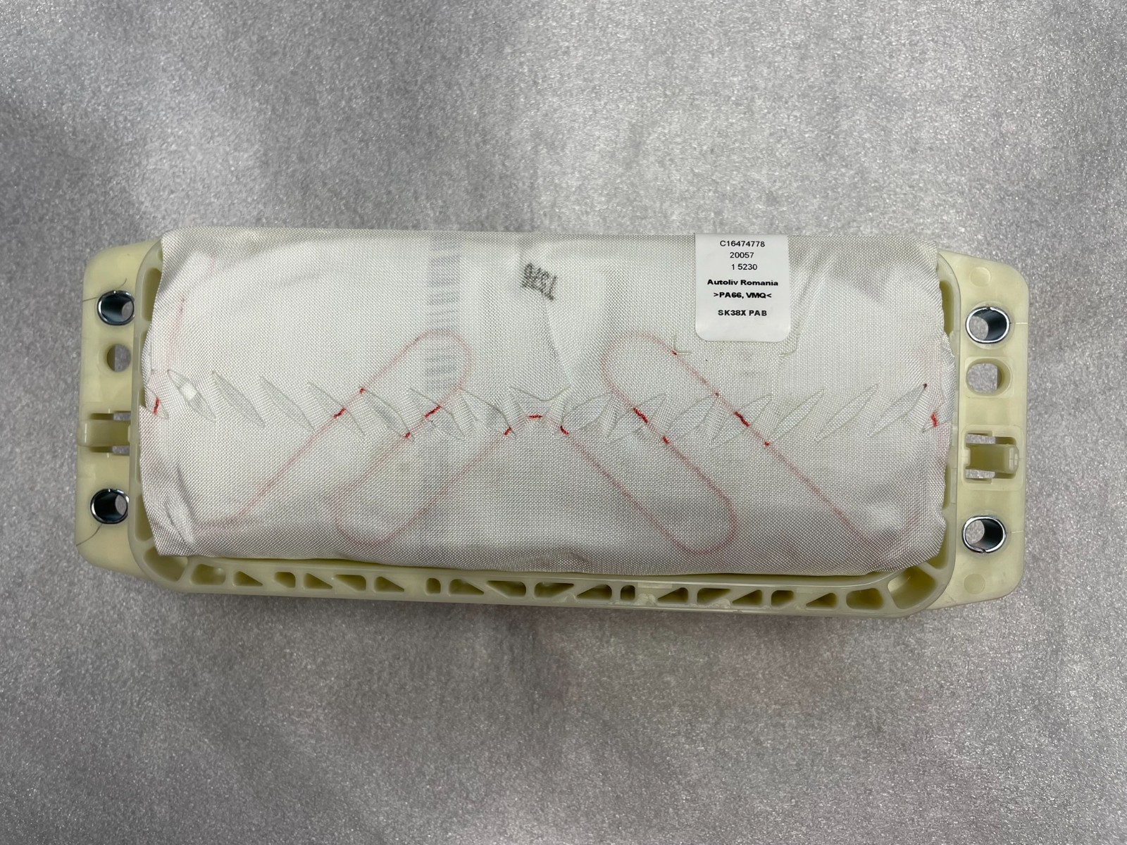 ŠKODA OCTAVIA 3 ARMATURENBRET SICHERHEITSTASCHE 5E3880204E 5E3880204F 5E3880204G