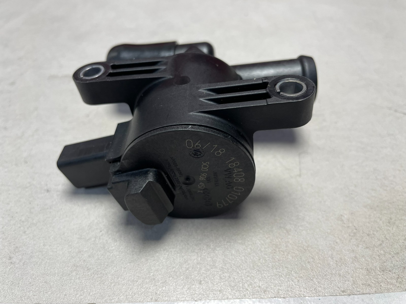 ŠKODA STEUER KÜHLMITTEL REGEL VENTIL 5Q0906457K NEU ORIG. ŠKODA TEIL 5Q0906457K - Obrázek 14