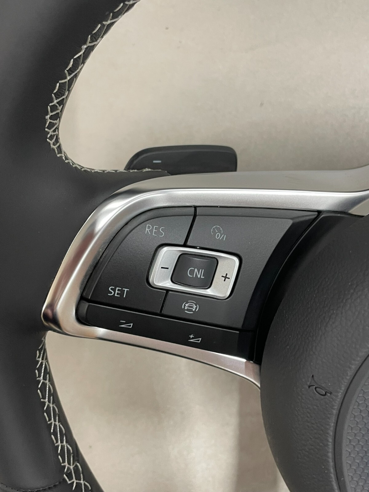 VW LENKRAD R LEDER SPORT KOMPLET GOLF 7/ARTEON/PASSAT/TIGUAN 5G0419091FB ORG.NEU - Obrázek 20