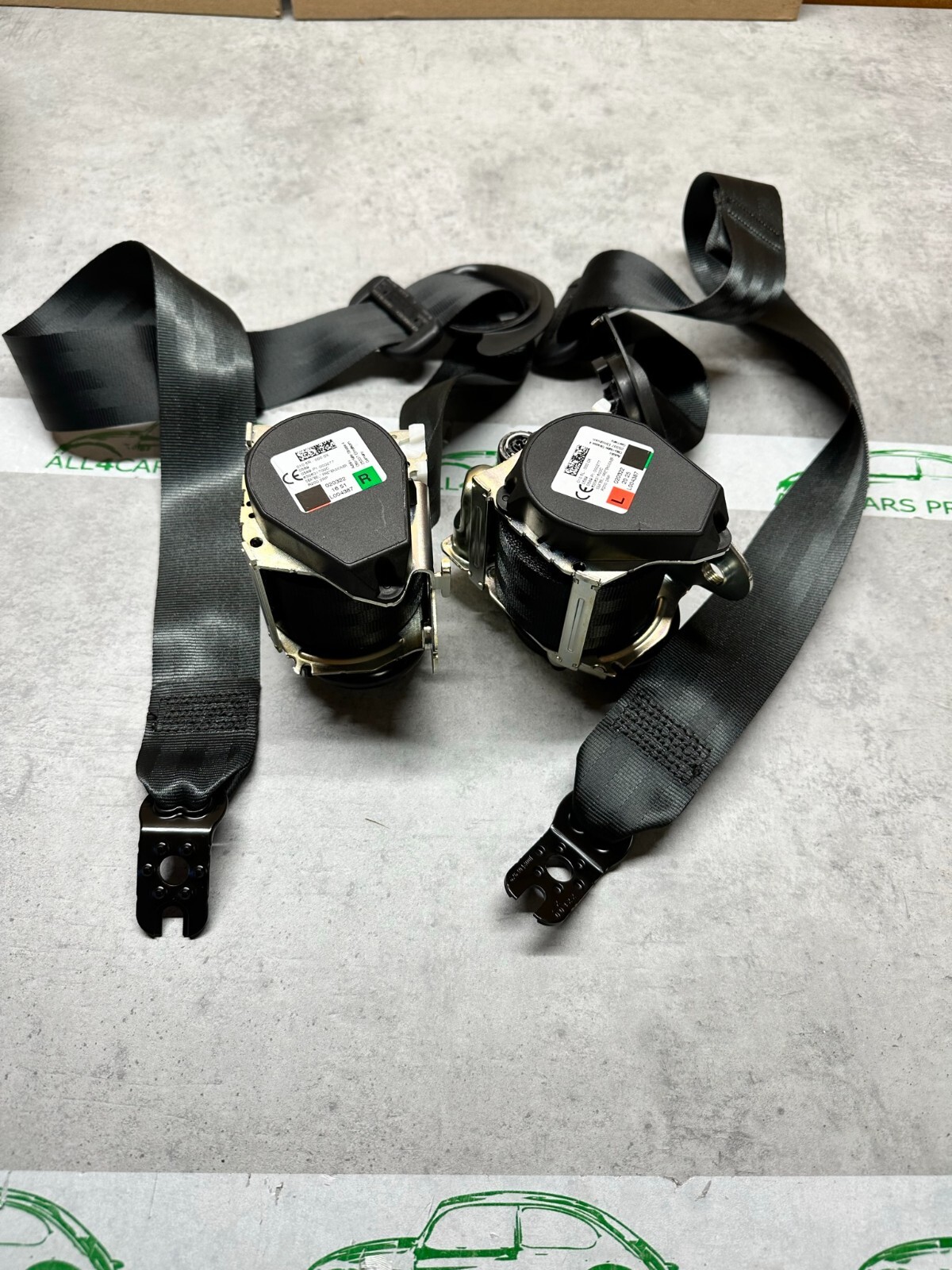 VW PASSAT 2015-2023 SICHERHEITSGURTEN VORN L+ R 3G0857705A + 3G0857706A ORIG NEU