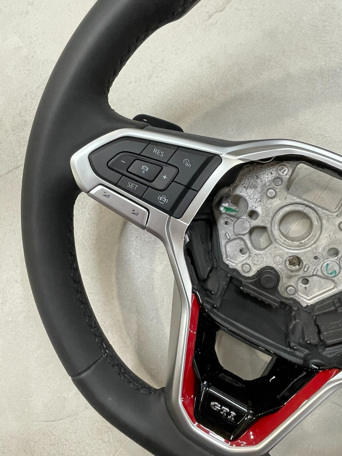 VW PASSAT ARTEON...SPORT LENKRAD LEDER GTI LOGO 2G0419089D Fast Neu d v Test Car - Obrázek 10