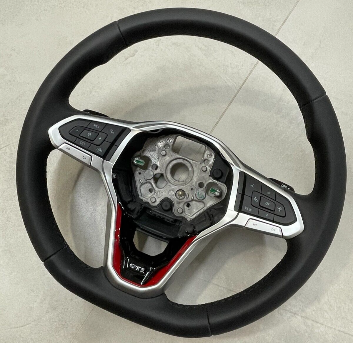 VW PASSAT ARTEON...SPORT LENKRAD LEDER GTI LOGO 2G0419089D Fast Neu d v Test Car