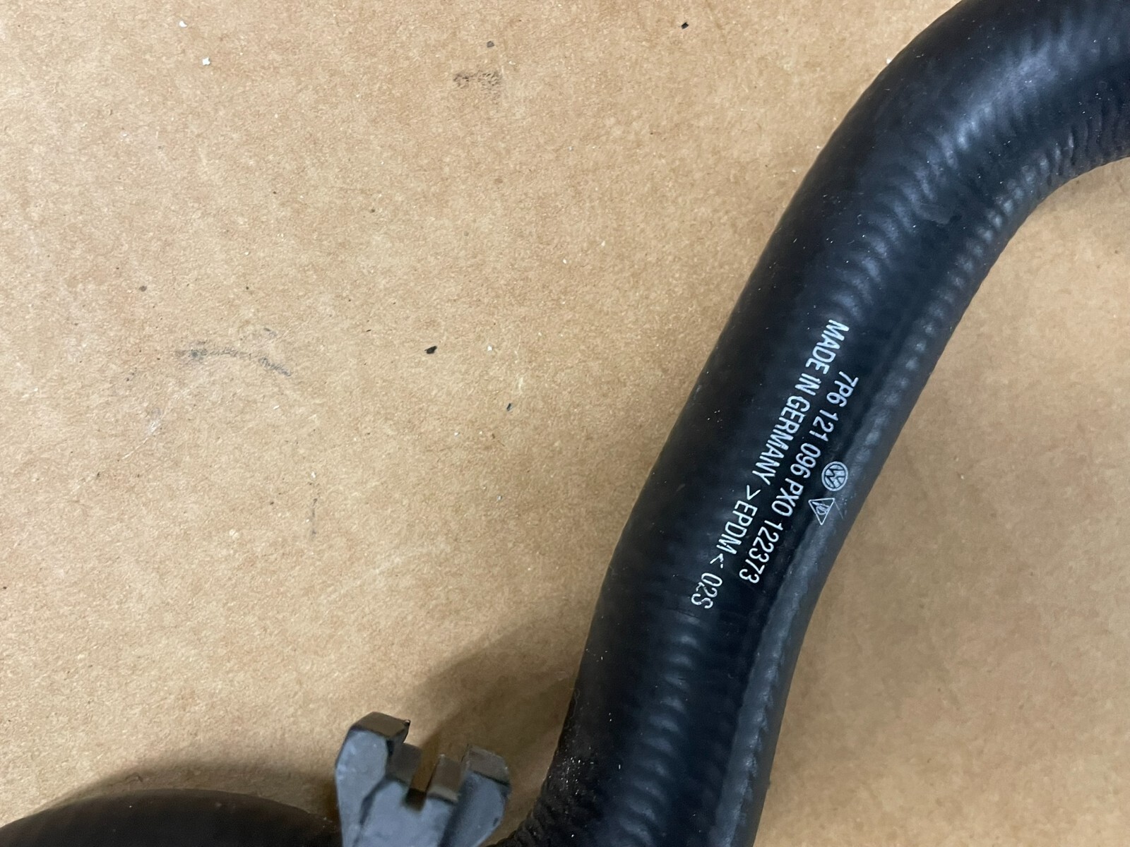 VW TOUAREG 3.0 BENZIN KÜHLMITTELROHR 7P0121070AA + 7P6121096 DEMONT TEST WAGEN - Obrázek 3