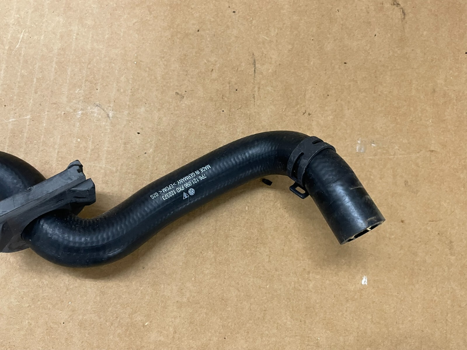 VW TOUAREG 3.0 BENZIN KÜHLMITTELROHR 7P0121070AA + 7P6121096 DEMONT TEST WAGEN - Obrázek 9