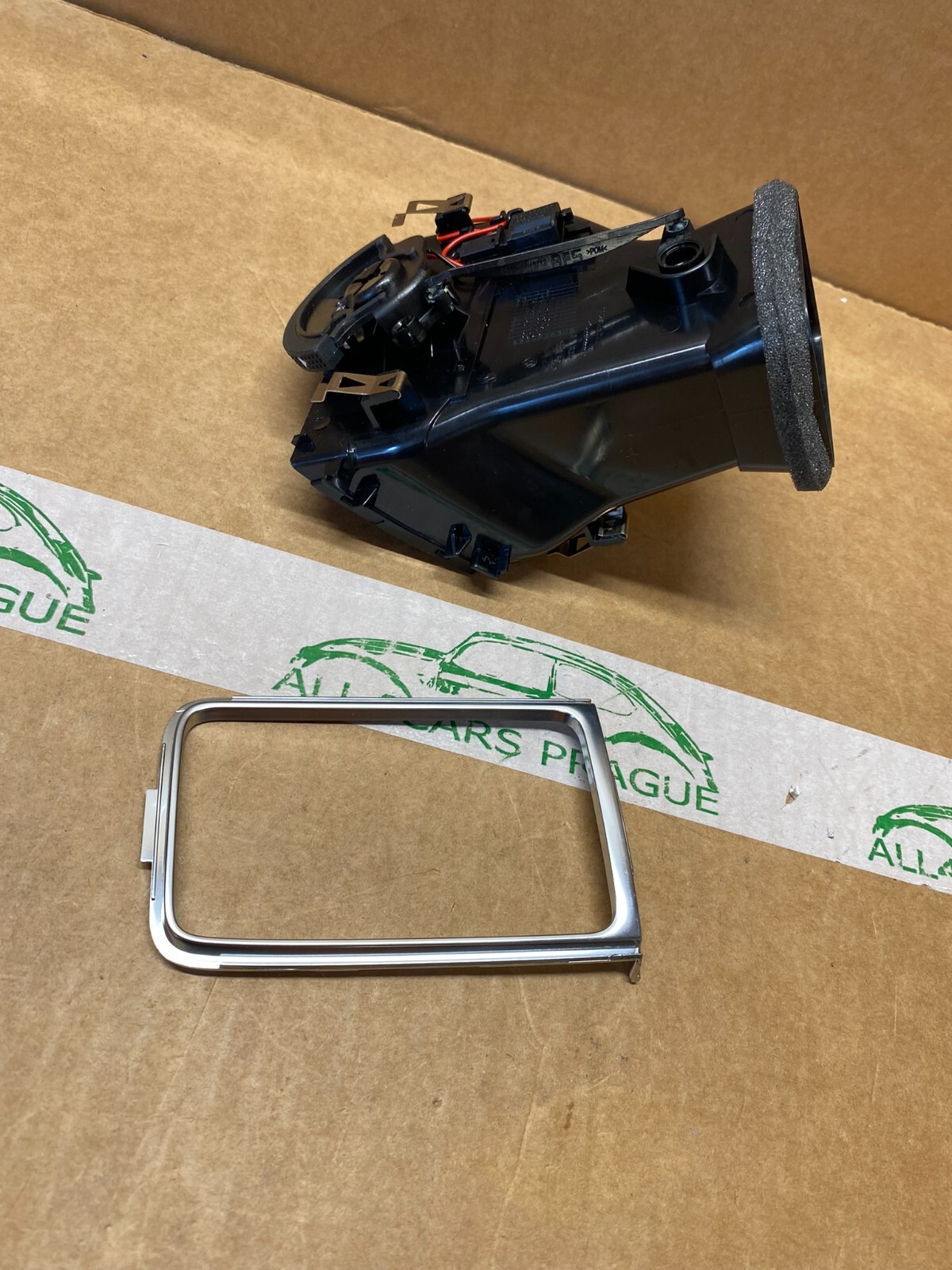 VW TOUAREG AUSSTRÖMER SCHWARZ MITTE RECHTS SATINSCHWARZ 7P1819704B UBN ORIG.NEU! - Obrázek 6