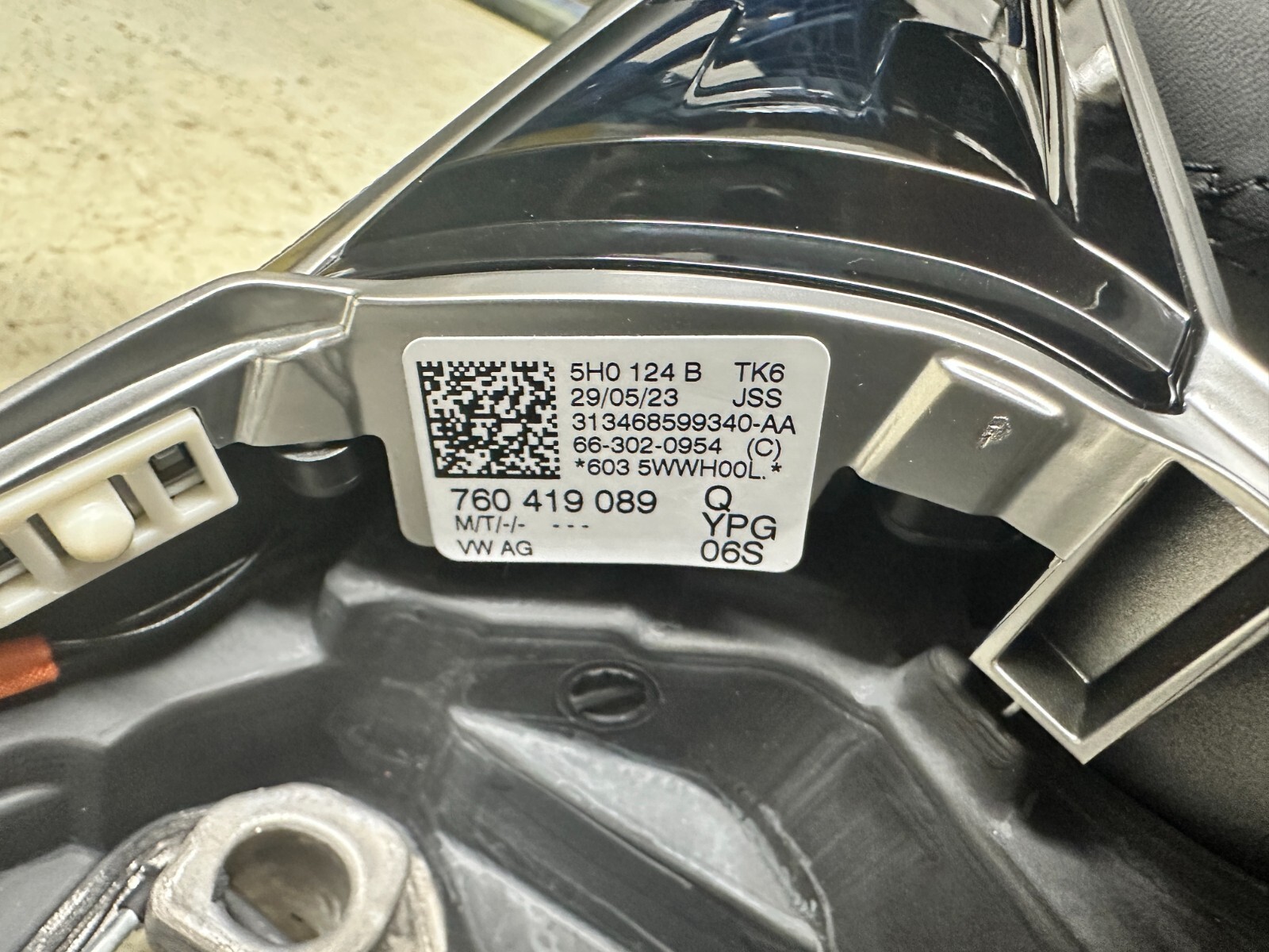 VW TOUAREG CR7 LENKRAD R LEDER SPORT MIT R GROSSEN PADELS 760419089Q FAST NEU - Obrázek 16