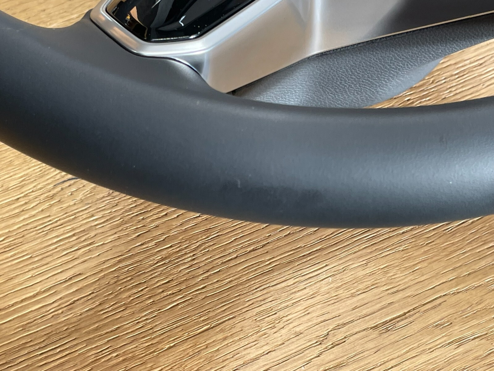 VW TOUAREG CR7 LENKRAD R LEDER SPORT MIT R GROSSEN PADELS 760419089Q FAST NEU - Obrázek 7