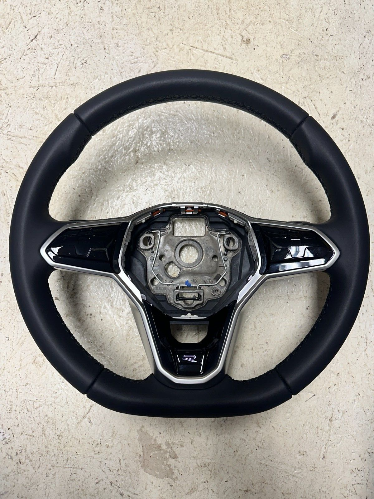 VW TOUAREG CR7 LENKRAD R LEDER SPORT MIT R GROSSEN PADELS 760419089Q FAST NEU