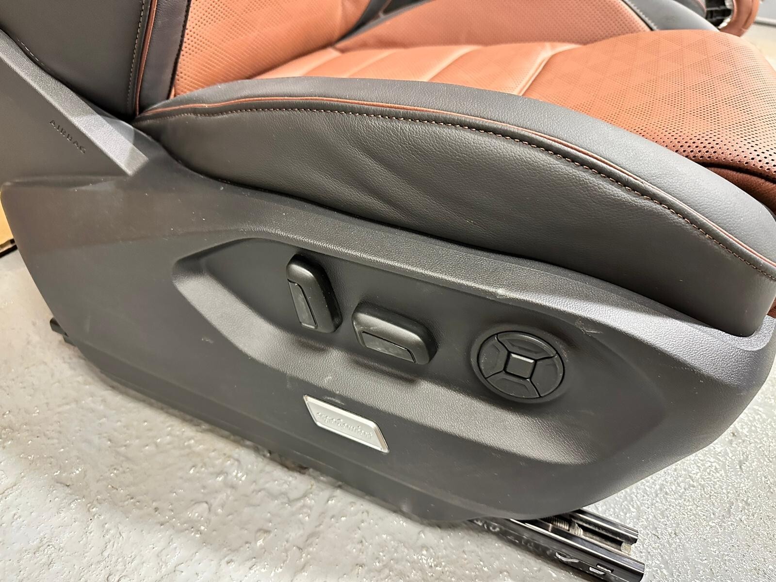 VW TOUAREG III CR7 760 SITZE SPORT LEDER SITZEN BRAUN LEDER VON TEST WAGEN!! - Obrázek 13