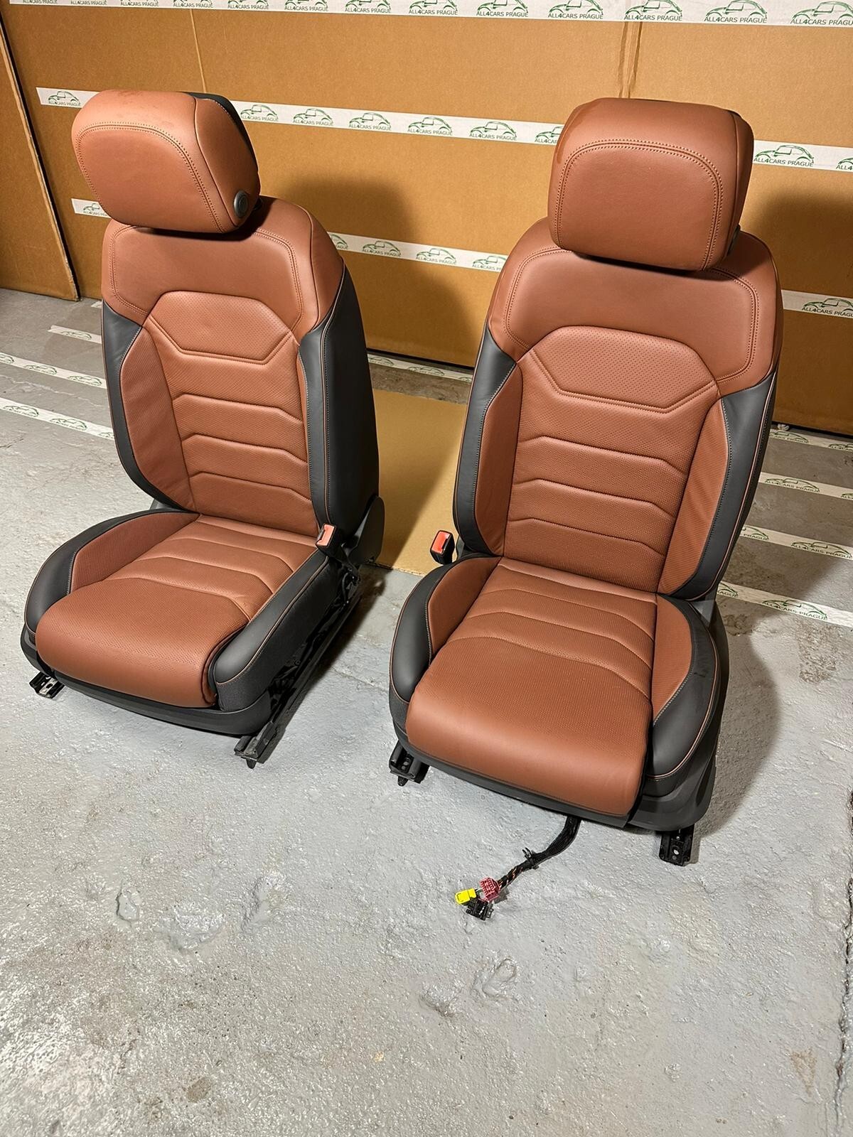 VW TOUAREG III CR7 760 SITZE SPORT LEDER SITZEN BRAUN LEDER VON TEST WAGEN!! - Obrázek 3